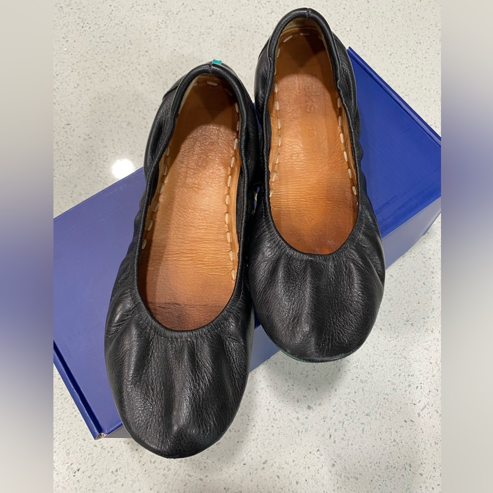 Tieks Black Leather size 10